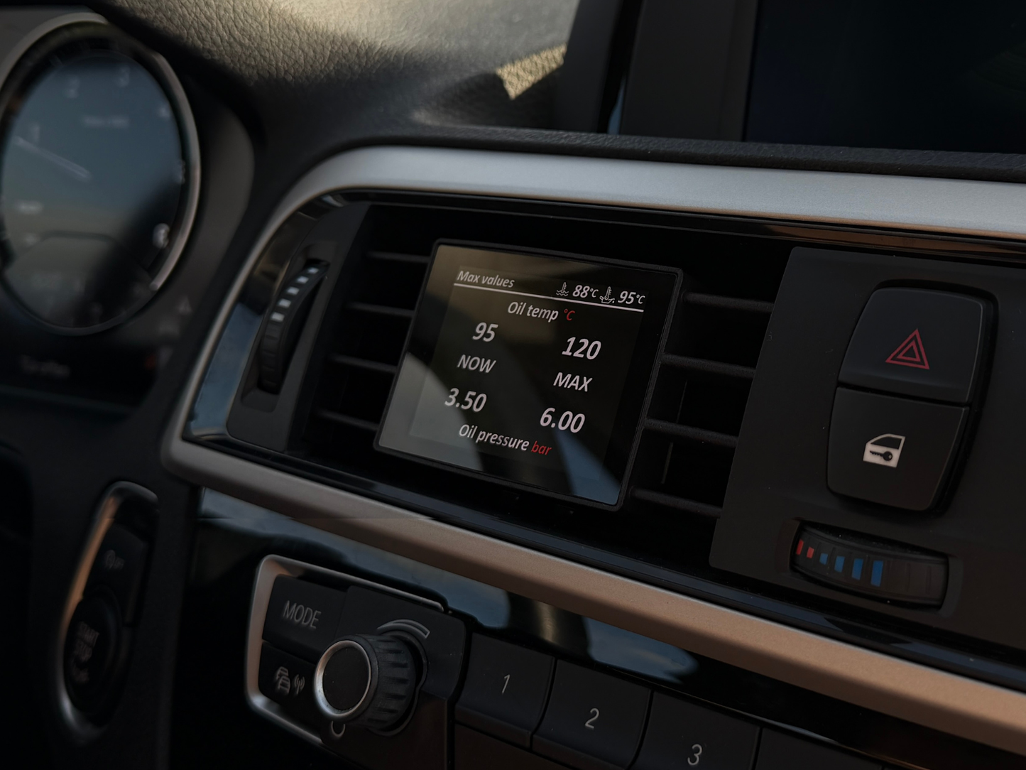 Data display for BMW 1 Series 2 Series F2X F20 F21 F22 F23 F87