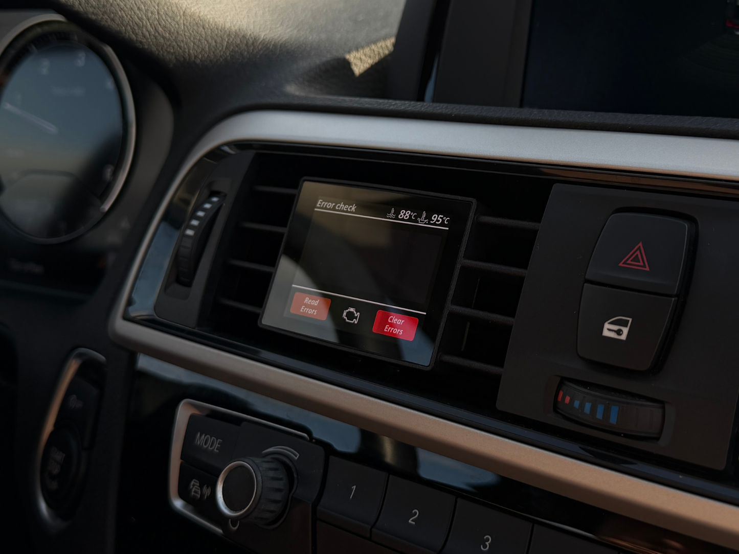 Data display for BMW 1 Series 2 Series F2X F20 F21 F22 F23 F87