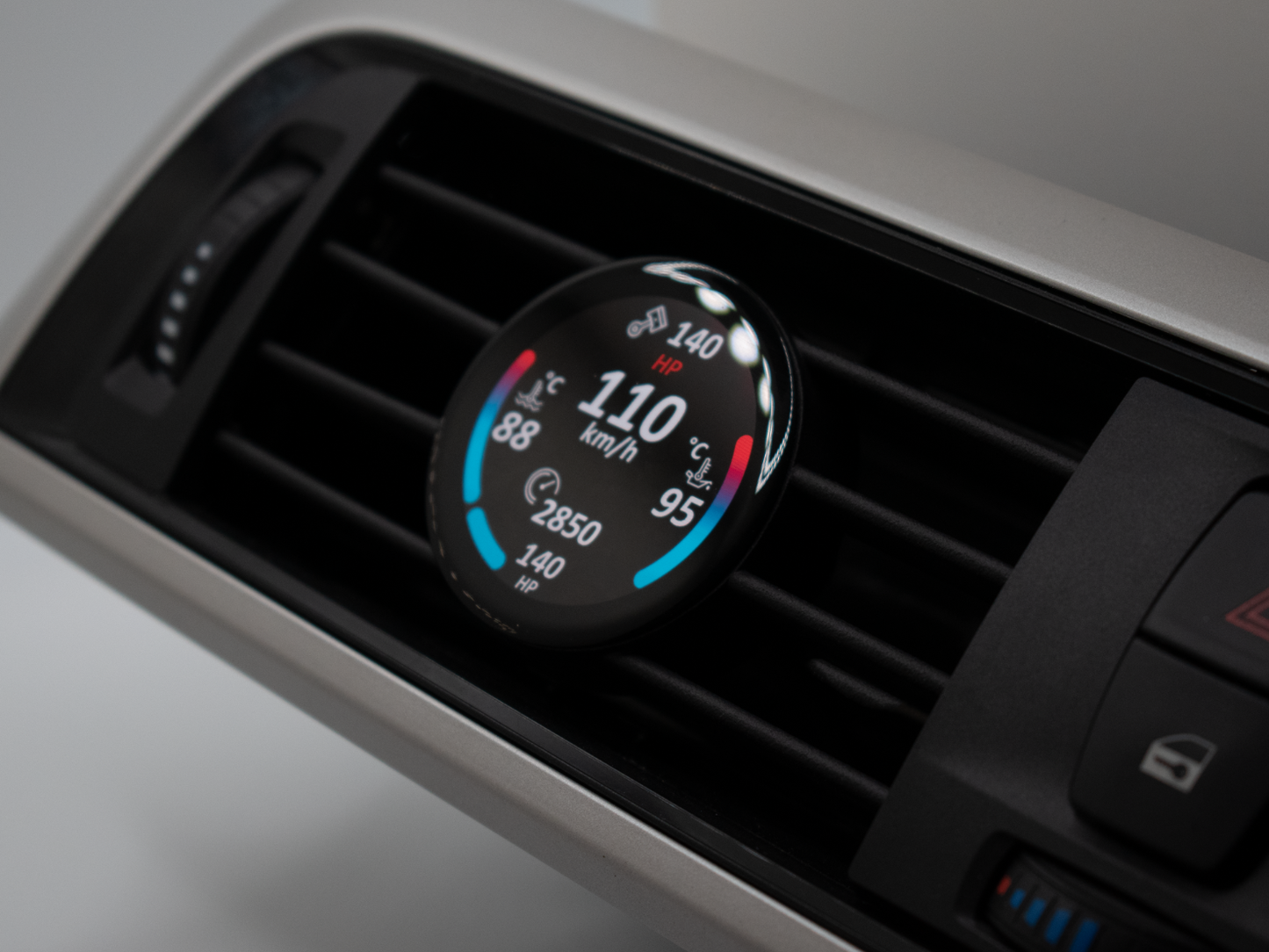 Data display for BMW 3 Series 4 Series F3X F30 F8X F80 F82 ROUND